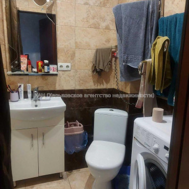 Продам квартиру, Салтовское шоссе , 3  ком., 64.20 м², советский ремонт 