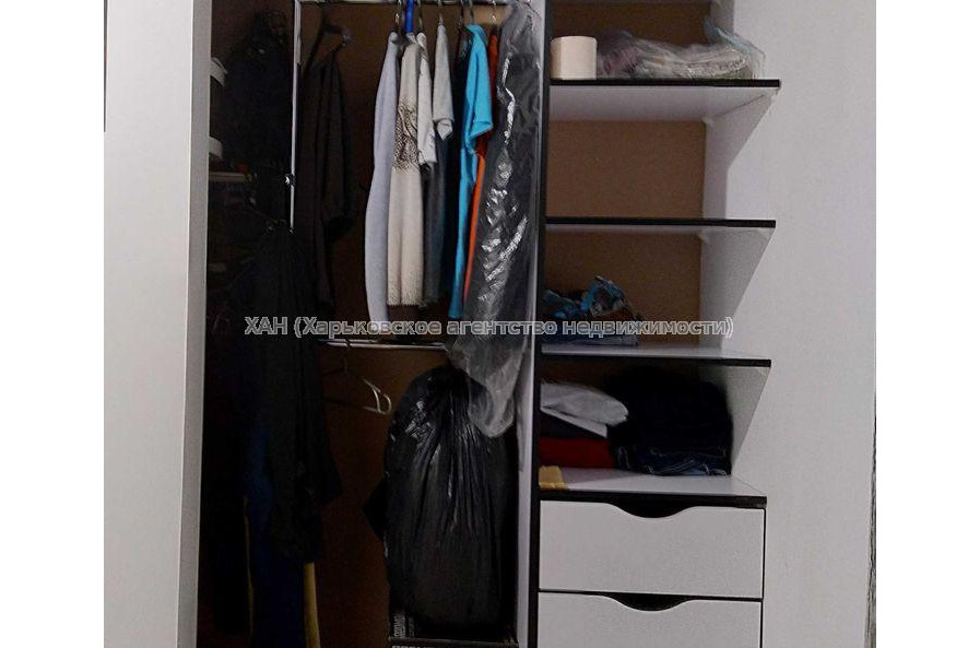 Продам квартиру, Ковтуна ул. , 1 кім., 39 м², капитальный ремонт 