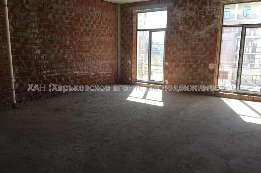 Продам квартиру, Профессорская ул. , 3 кім., 83 м², без внутренних работ 