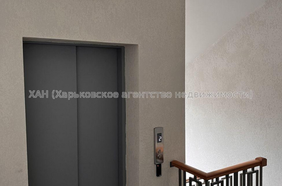 Продам квартиру, Профессорская ул. , 3 кім., 83 м², без внутренних работ 