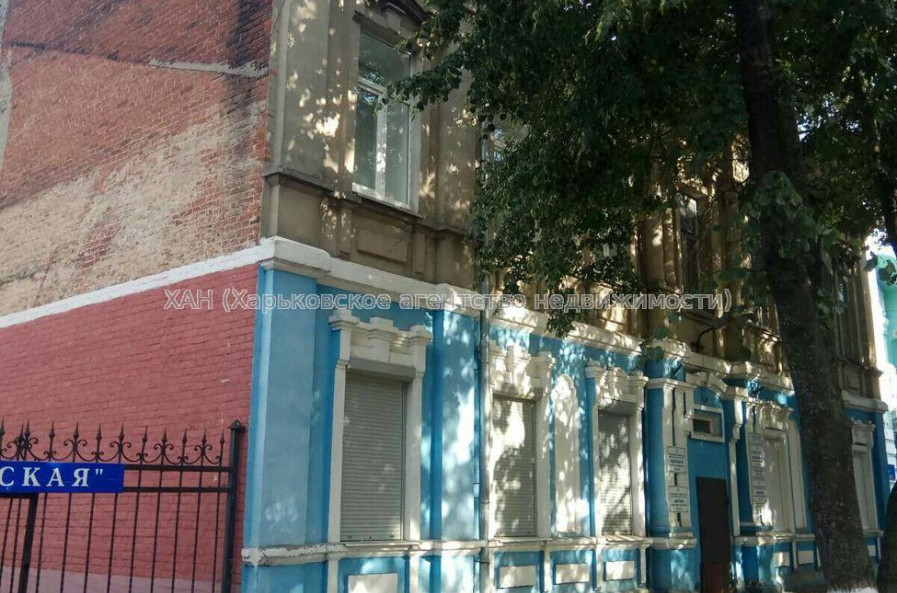 Продам нежилую недвижимость, прочий объект , 6  ком., 180 м², без ремонта 