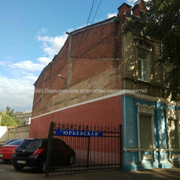 Продам нежилую недвижимость, прочий объект , 6  ком., 180 м², без ремонта 