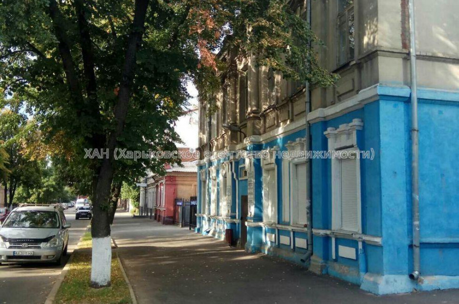 Продам нежилую недвижимость, прочий объект , 6  ком., 180 м², без ремонта 