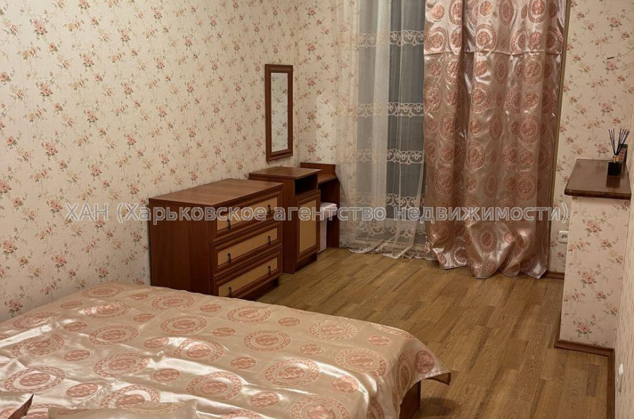 Продам квартиру, Бекетова ул. , 3 кім., 67 м², косметический ремонт 