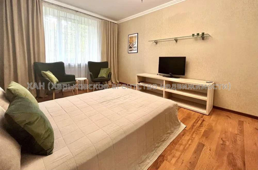 Продам квартиру, Веснина ул. , 1 кім., 35 м², евроремонт 