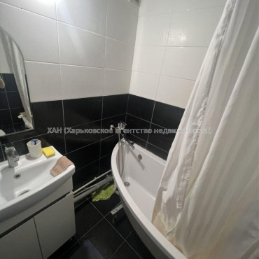 Продам квартиру, Власенко ул. , 1 кім., 39 м², косметический ремонт 