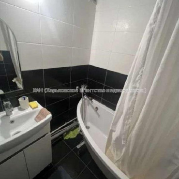 Продам квартиру, Власенко ул. , 1 кім., 39 м², косметический ремонт 