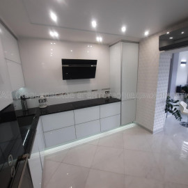 Продам квартиру, Юбилейный просп. , 67Б , 2  ком., 62.90 м², авторский дизайн