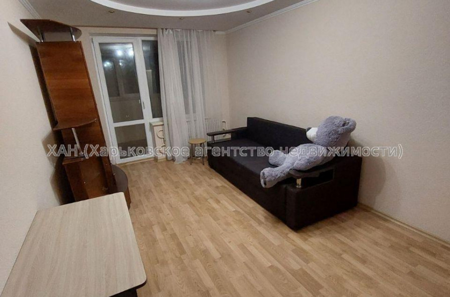 Продам квартиру, Героев Труда ул. , 2  ком., 54 м², капитальный ремонт 