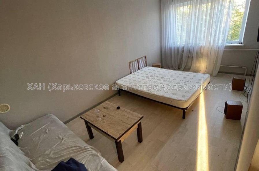 Продам квартиру, Светлая ул. , 3 кім., 63 м², капитальный ремонт 