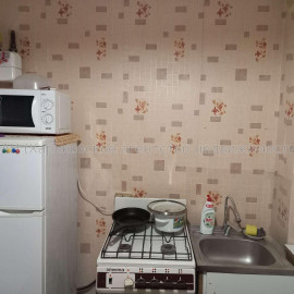 Продам квартиру, Гвардейцев Широнинцев ул. , 1  ком., 33 м², капитальный ремонт