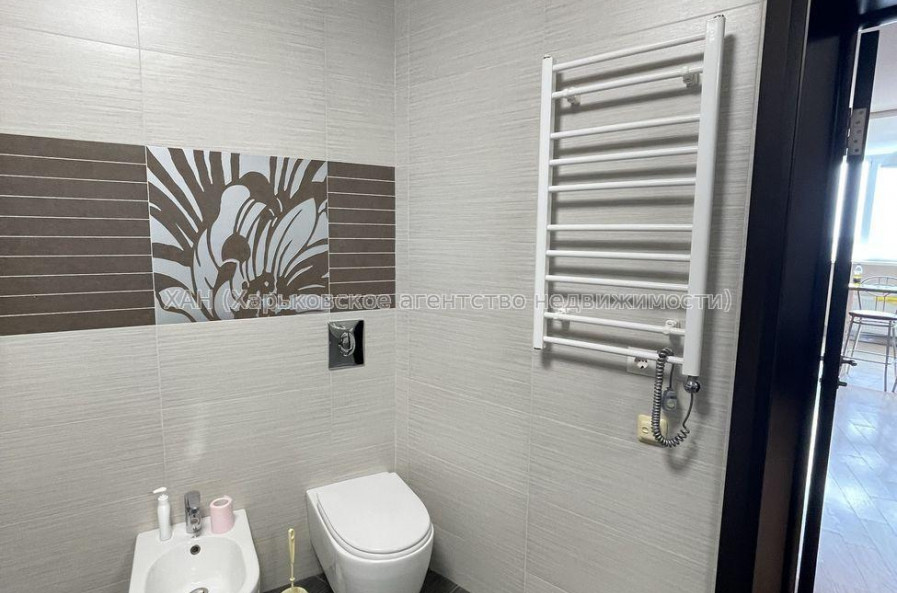Продам квартиру, Барабашова академика ул. , 2  ком., 68 м², евроремонт 