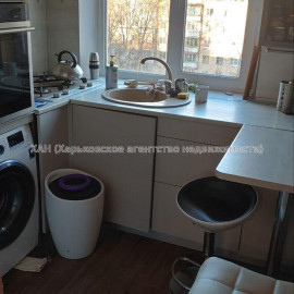 Продам квартиру, Гвардейцев Широнинцев ул. , 3 кім., 62.40 м², капитальный ремонт
