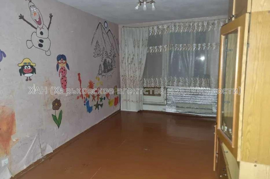 Продам квартиру, Гвардейцев Широнинцев ул. , 3 кім., 70 м², без ремонта 