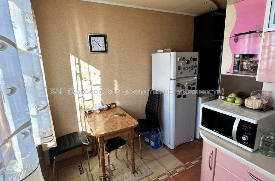 Продам квартиру, Тракторостроителей просп. , 3 кім., 66 м², капитальный ремонт 