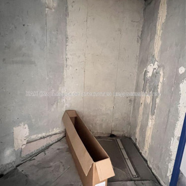 Продам квартиру, Профсоюзный бульв. , 1 кім., 35 м², частичный ремонт 