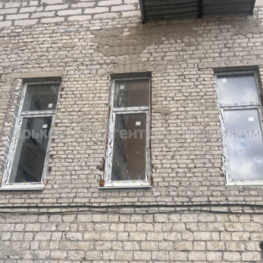 Продам квартиру, Профсоюзный бульв. , 1 кім., 35 м², частичный ремонт 