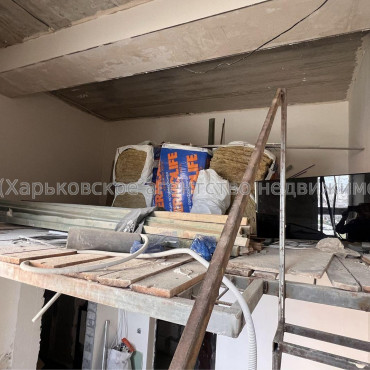 Продам квартиру, Профсоюзный бульв. , 1 кім., 35 м², частичный ремонт 