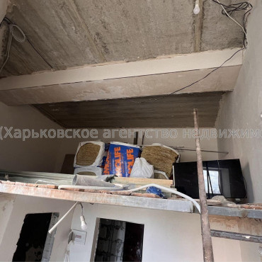 Продам квартиру, Профсоюзный бульв. , 1 кім., 35 м², частичный ремонт 