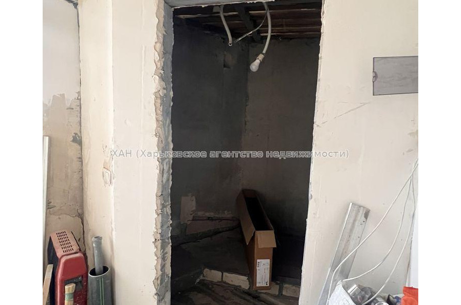 Продам квартиру, Профсоюзный бульв. , 1 кім., 35 м², частичный ремонт 