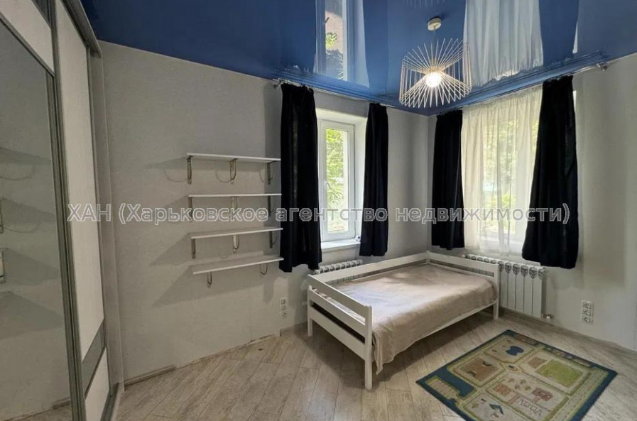 Продам квартиру, Библика ул. , 3 кім., 70 м², капитальный ремонт 