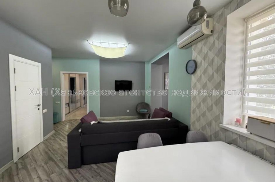 Продам квартиру, Библика ул. , 3 кім., 70 м², капитальный ремонт 