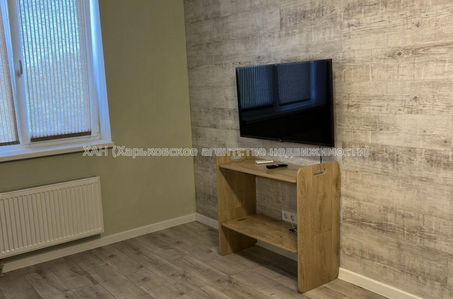 Продам квартиру, Любови Малой  просп. , 1 кім., 37.10 м², евроремонт 