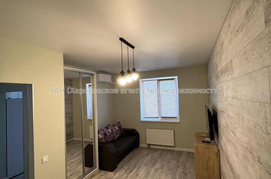 Продам квартиру, Любови Малой  просп. , 1 кім., 37.10 м², евроремонт 
