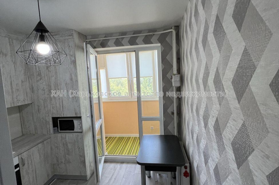 Продам квартиру, Любови Малой  просп. , 1 кім., 37.10 м², евроремонт 