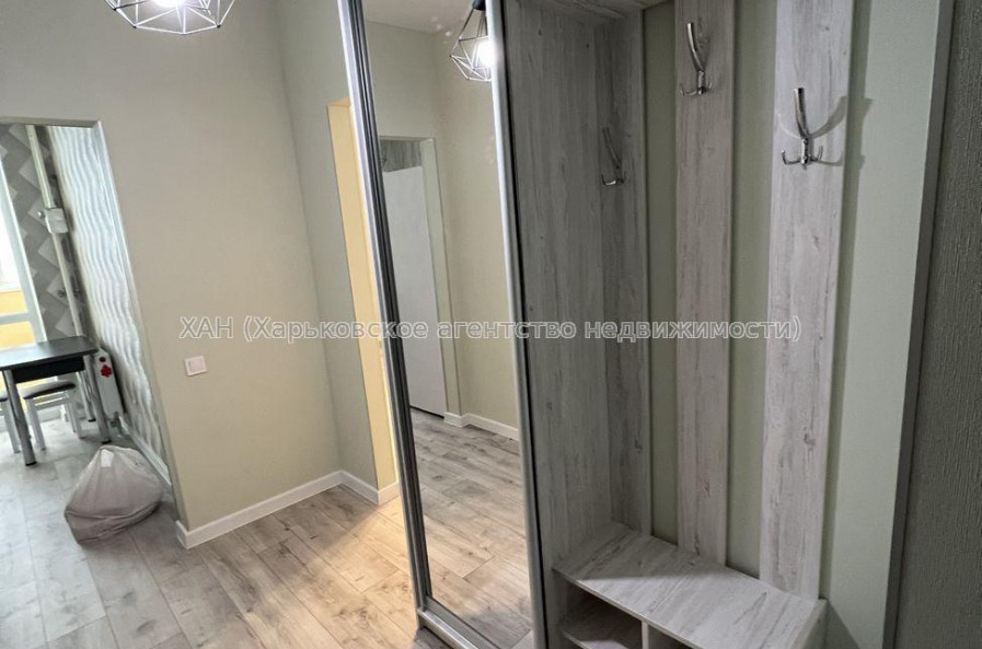 Продам квартиру, Любови Малой  просп. , 1 кім., 37.10 м², евроремонт 