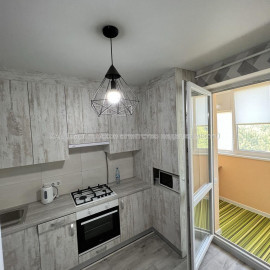 Продам квартиру, Любови Малой  просп. , 1  ком., 37.10 м², евроремонт
