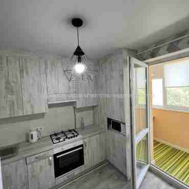 Продам квартиру, Любови Малой  просп. , 1 кім., 37.10 м², евроремонт 
