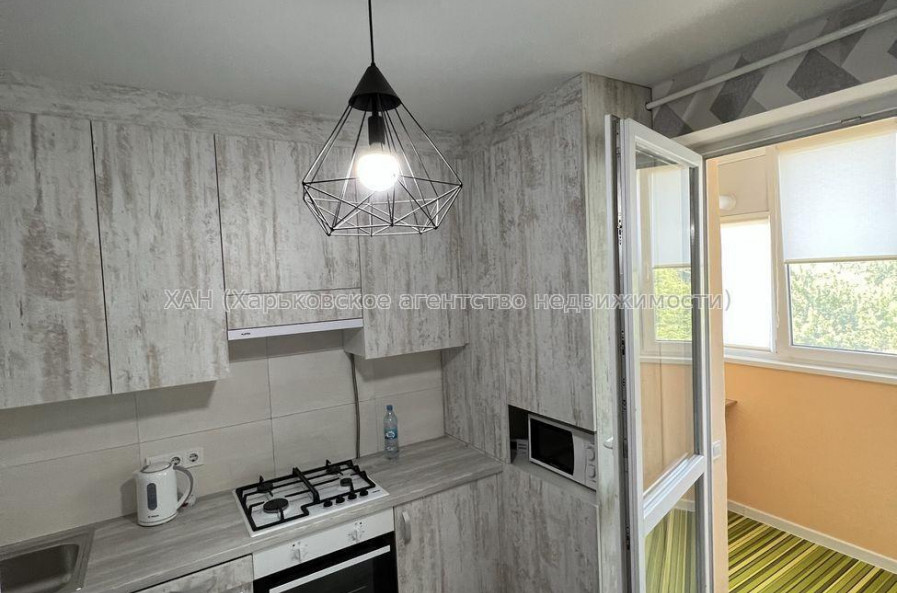 Продам квартиру, Любови Малой  просп. , 1 кім., 37.10 м², евроремонт 