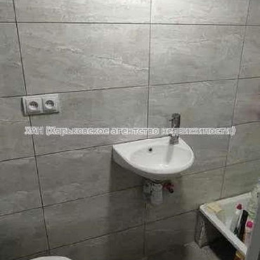 Продам квартиру, Героев Харькова просп. , 1 кім., 16 м², капитальный ремонт 