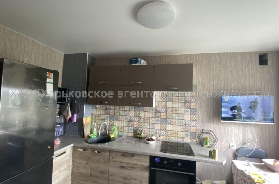 Продам квартиру, Достоевского ул. , 1  ком., 35.70 м², частичный ремонт 
