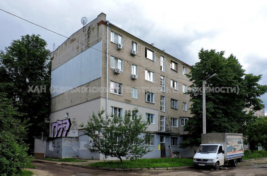 Продам квартиру, Василия Мельникова ул. , 1 кім., 14 м², косметический ремонт 