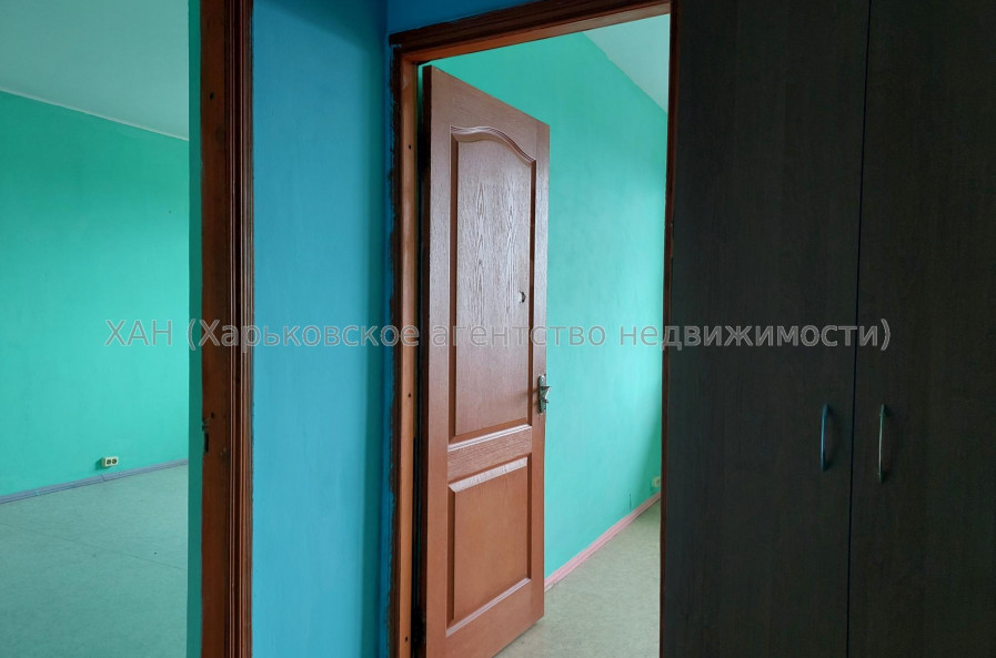 Продам квартиру, Драгомировская ул. , 2 кім., 52 м², советский ремонт 