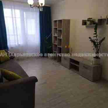 Продам квартиру, Библика ул. , 3  ком., 64 м², капитальный ремонт 