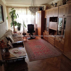 Продам квартиру, Крымская ул. , 2  ком., 47.90 м², советский ремонт