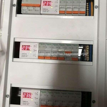 Продам квартиру, Гвардейцев Широнинцев ул. , 1 кім., 43 м², частичный ремонт 