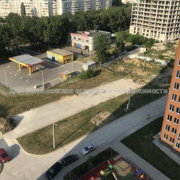 Продам квартиру, Гвардейцев Широнинцев ул. , 1 кім., 43 м², частичный ремонт 