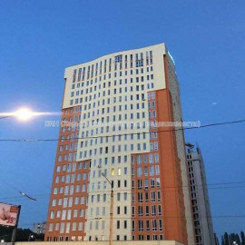 Продам квартиру, Гвардейцев Широнинцев ул. , 1 кім., 43 м², частичный ремонт