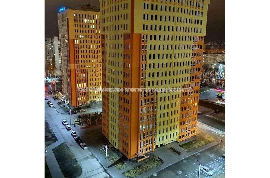 Продам квартиру, Гвардейцев Широнинцев ул. , 1 кім., 43 м², частичный ремонт 