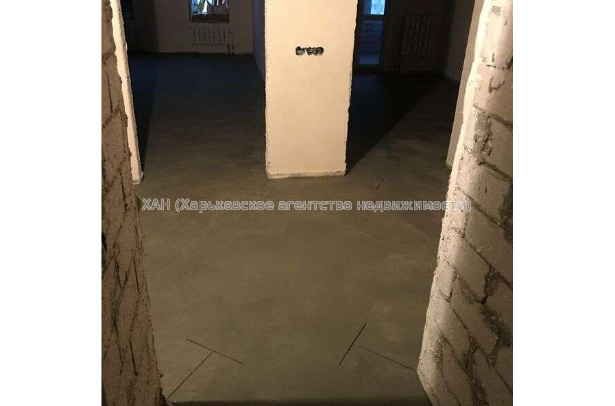 Продам квартиру, Гвардейцев Широнинцев ул. , 1 кім., 43 м², частичный ремонт 