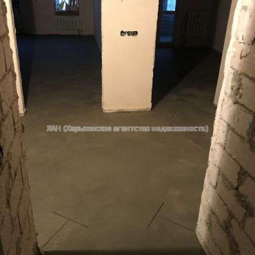 Продам квартиру, Гвардейцев Широнинцев ул. , 1 кім., 43 м², частичный ремонт 