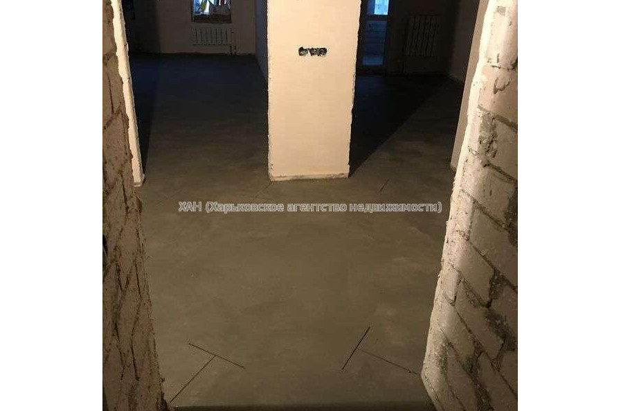 Продам квартиру, Гвардейцев Широнинцев ул. , 1 кім., 43 м², частичный ремонт 