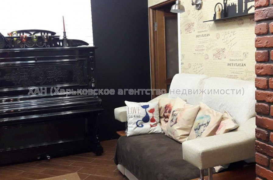 Продам квартиру, Клочковская ул. , 2 кім., 74 м², капитальный ремонт 