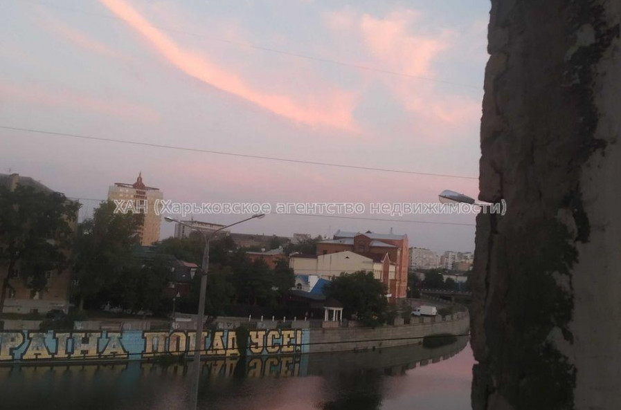 Продам квартиру, Харьковская наб. , 3  ком., 76 м², советский ремонт 