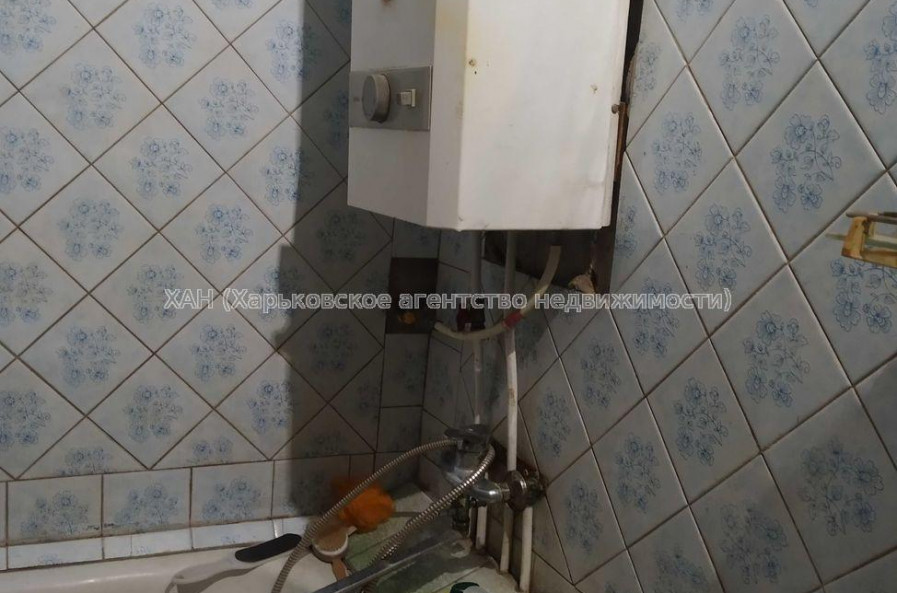 Продам квартиру, Харьковская наб. , 3  ком., 76 м², советский ремонт 