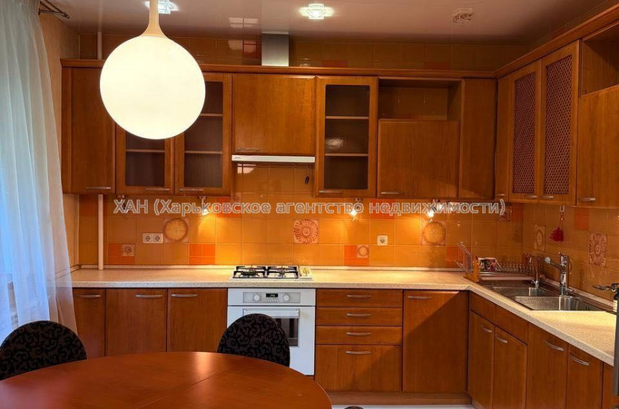 Продам квартиру, Армянский пер. , 3  ком., 86 м², капитальный ремонт 